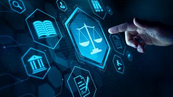 Des hologrammes représentant la justice, le droit et les lois