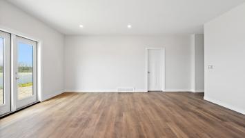 L'intérieur d'un appartement vide et neuf