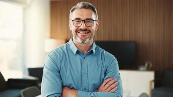 Un administrateur de biens souriant
