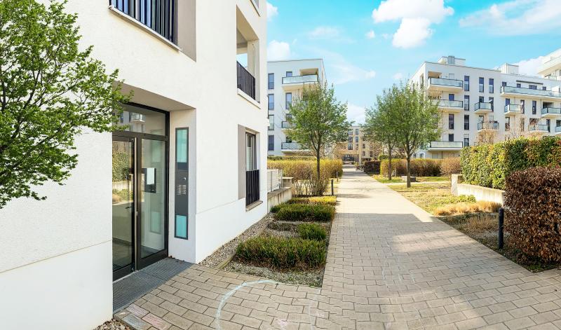Une copropriété neuve l'été