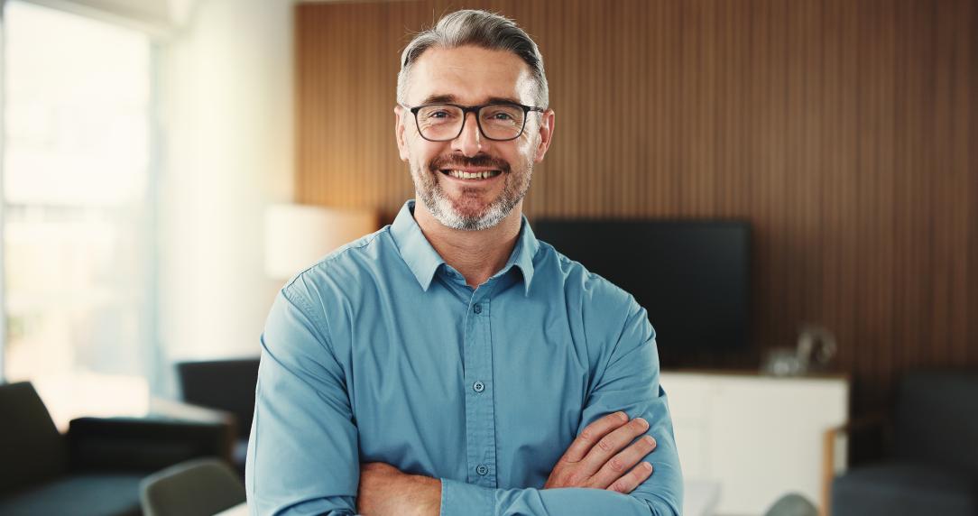 Un administrateur de biens souriant
